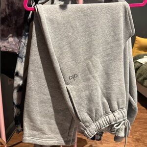 ALO Yoga Accolade Straight Leg Sweat Pants